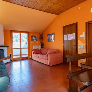 Spacious Mountain View Attic Barzio